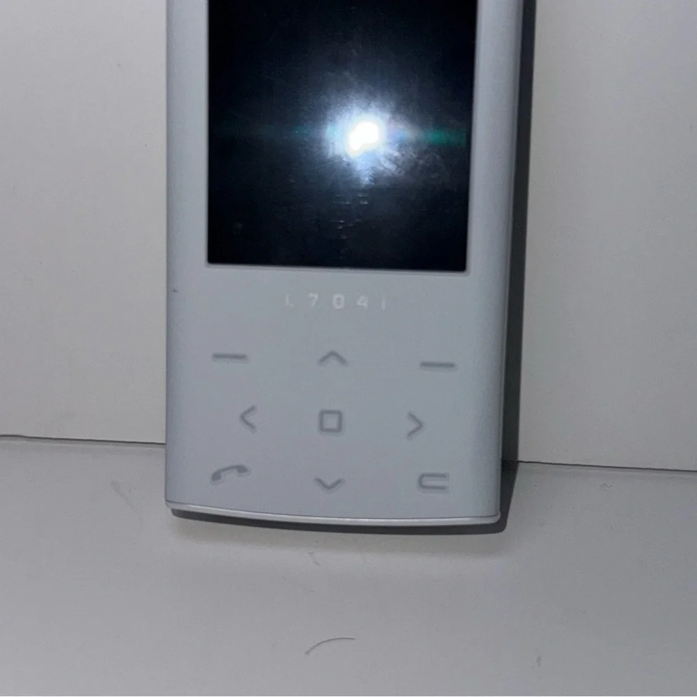 LG LT041 White Chocolate Cellular Japanese Phone No Charger “UNTESTED” Buy As Is